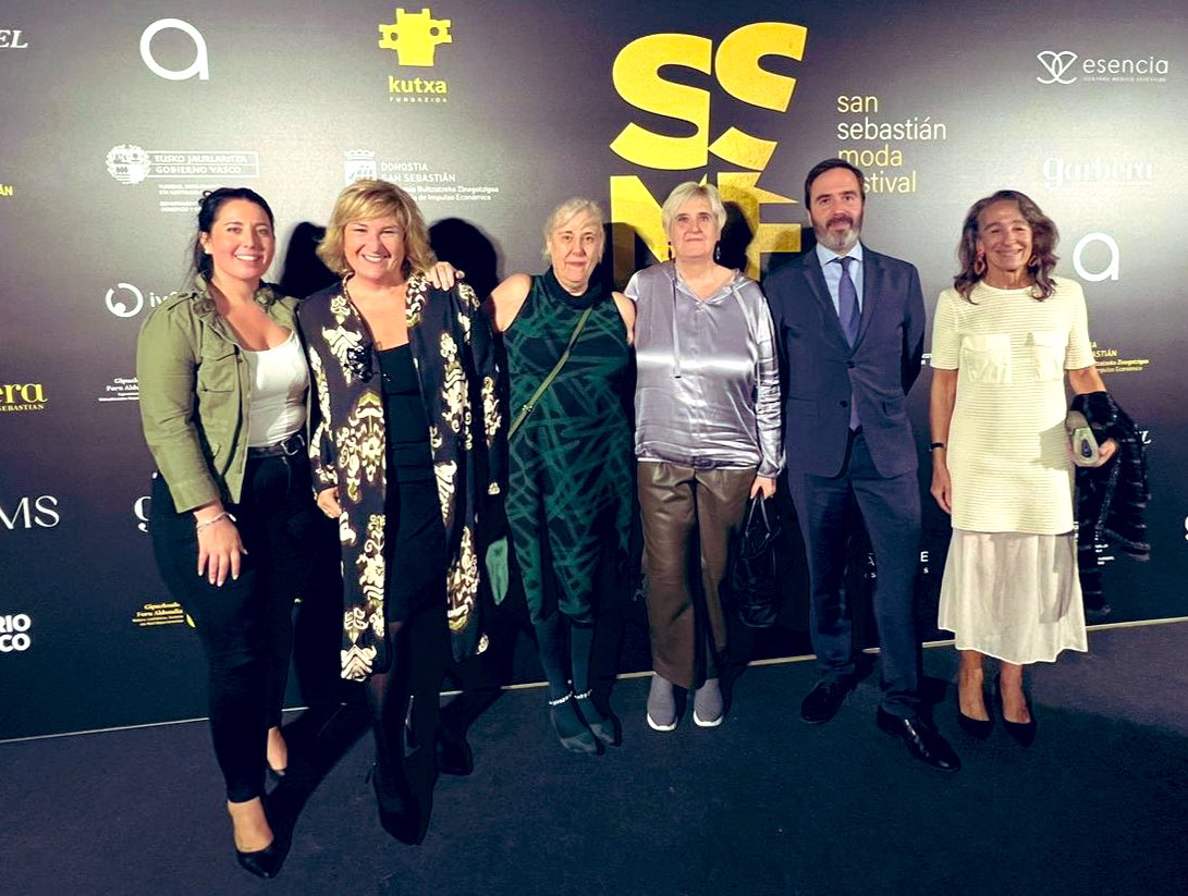 JHurtadoGV's tweet image. #SanSebastiánModaFestival #SSMF23 celebra hoy su pasarela en el @museobalenciaga @GipuzkoadeModa @diariovasco
Un desfile de creadores locales e @IsabelSanchisSL #ModaLocal #ComercioLocal
