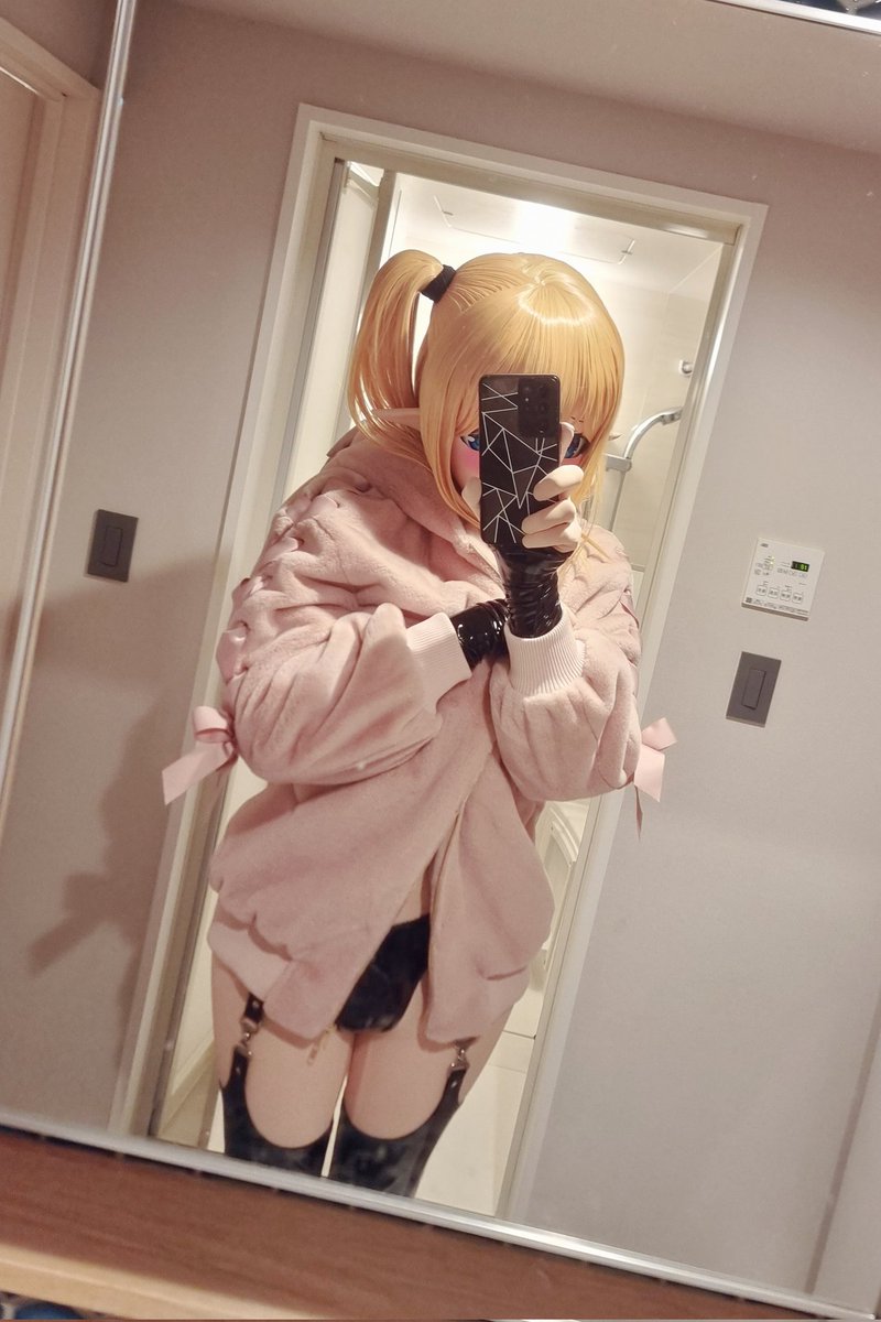 WallyKigu's tweet photo. Do you like wearing tight clothes underneath? https://t.co/xANgUyWHVk