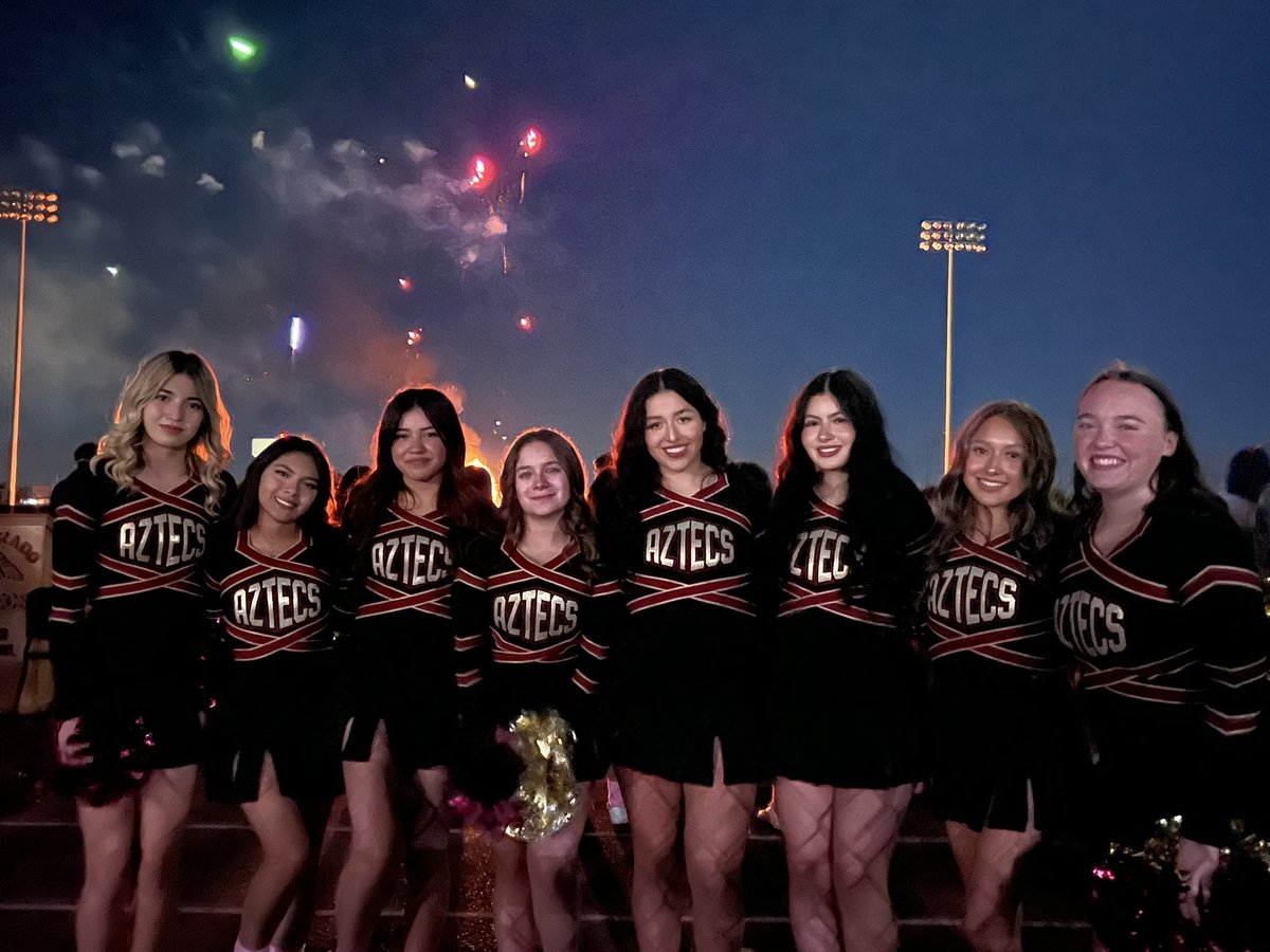Love these SENIORS!! Last Homecoming Parade and Pep Rally!
#OneEmpire #AztecCheer