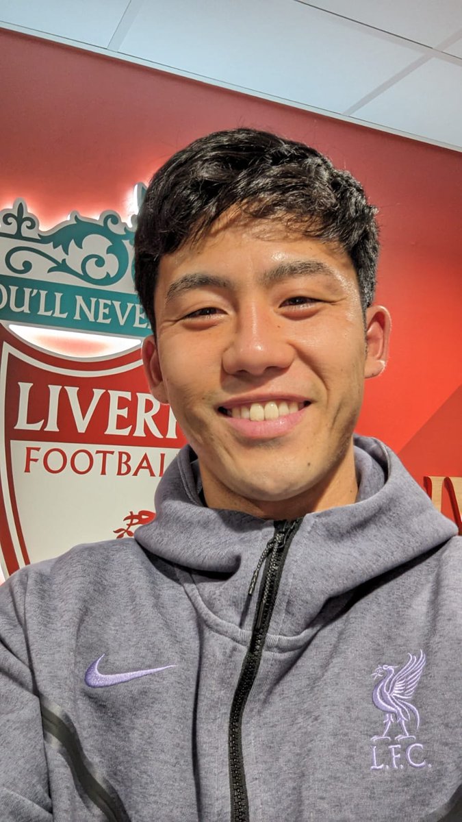 LFC's tweet photo. Wataru opening up his Reds account tonight 🙌 https://t.co/Ziy9gKiW1M