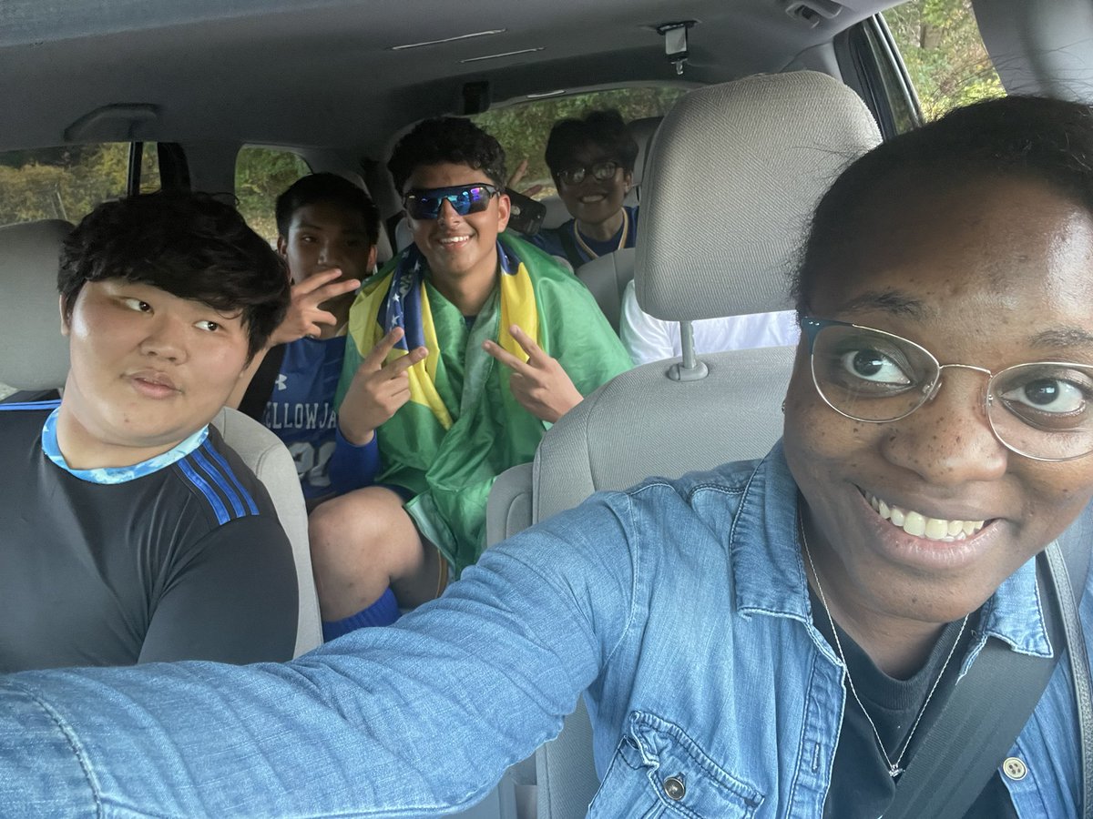 Lauren Hunter tweet media