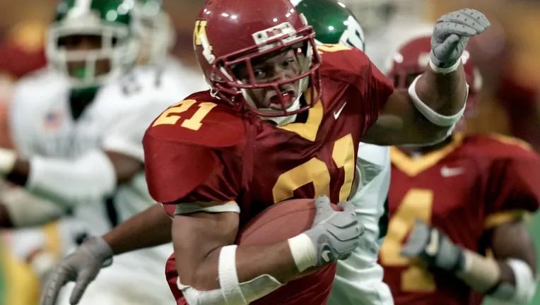 MSPAthletics's tweet photo. #ThrowbackThursday (10/20/2001)

• Ron Johnson caught 4 for 73 &amp; a TD
• Marion Barber III ran for 158 &amp; 2 TDs
• Tellis Redmon ran for 126 &amp; a TD

Gophers won 28-19.

Saturday’s game could look very similar but with Jackson, Taylor and Evans 👀

#RTB || #SkiUMah || #GoGophers https://t.co/QC9cNltK99