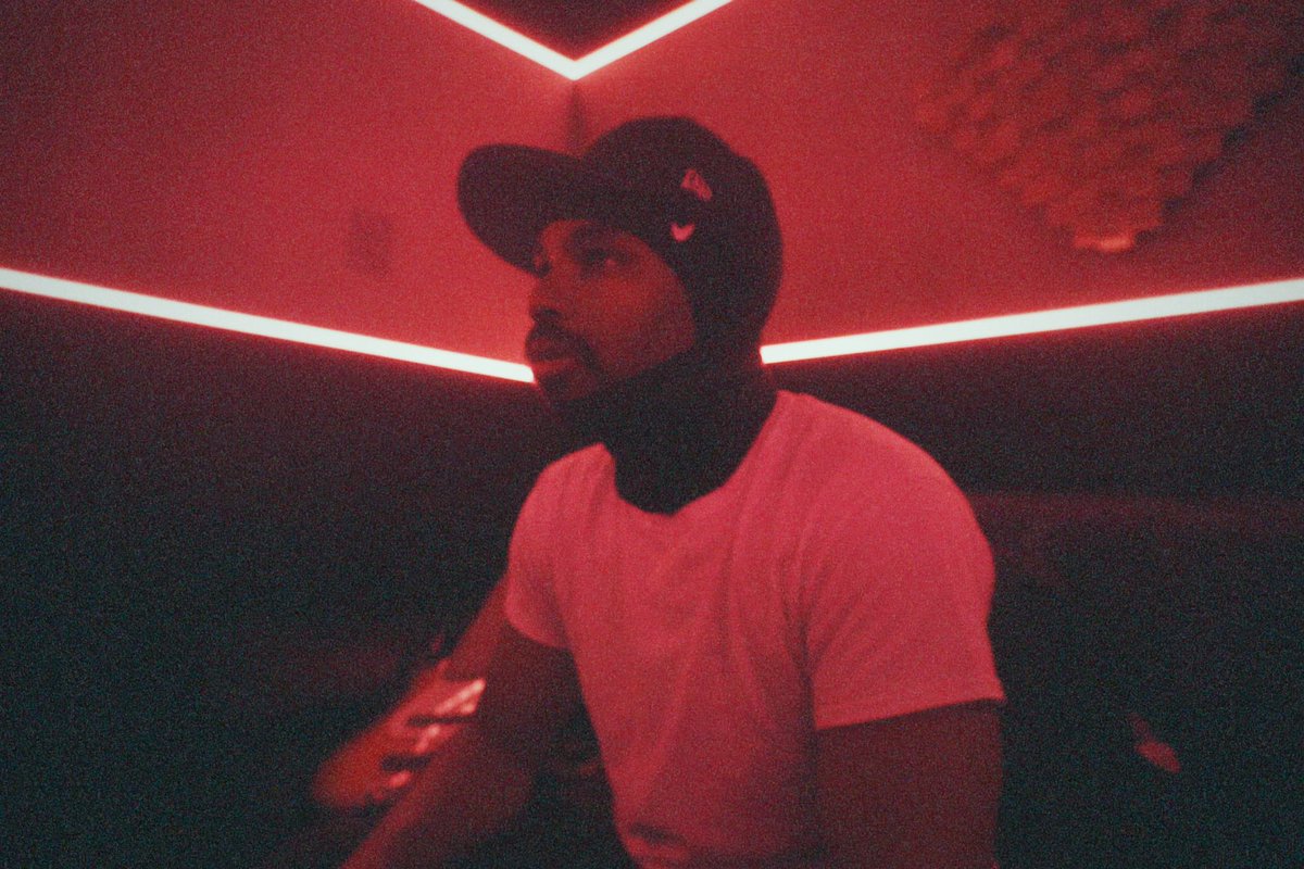 KJUP4L's tweet photo. seeing sound, hearing imagery #kjdaalien 👽 https://t.co/PqtSQjNOC9