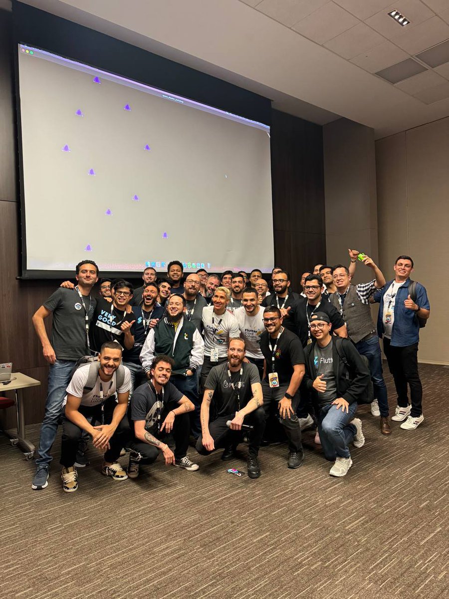 BlueFireOSS's tweet image. Happy participants of the Flame space shooter workshop at #FlutterConfLatam! 🥳