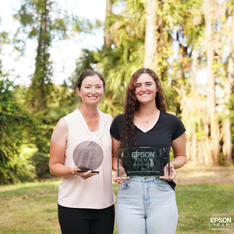 EpsonTour's tweet photo. Meet the 2023 #EpsonTour award winners ⬇️

Heather Wilbur Spirit Award: @Heyarnold789

Epson Community Achievement Award: @_annaredding_

#Road2LPGA