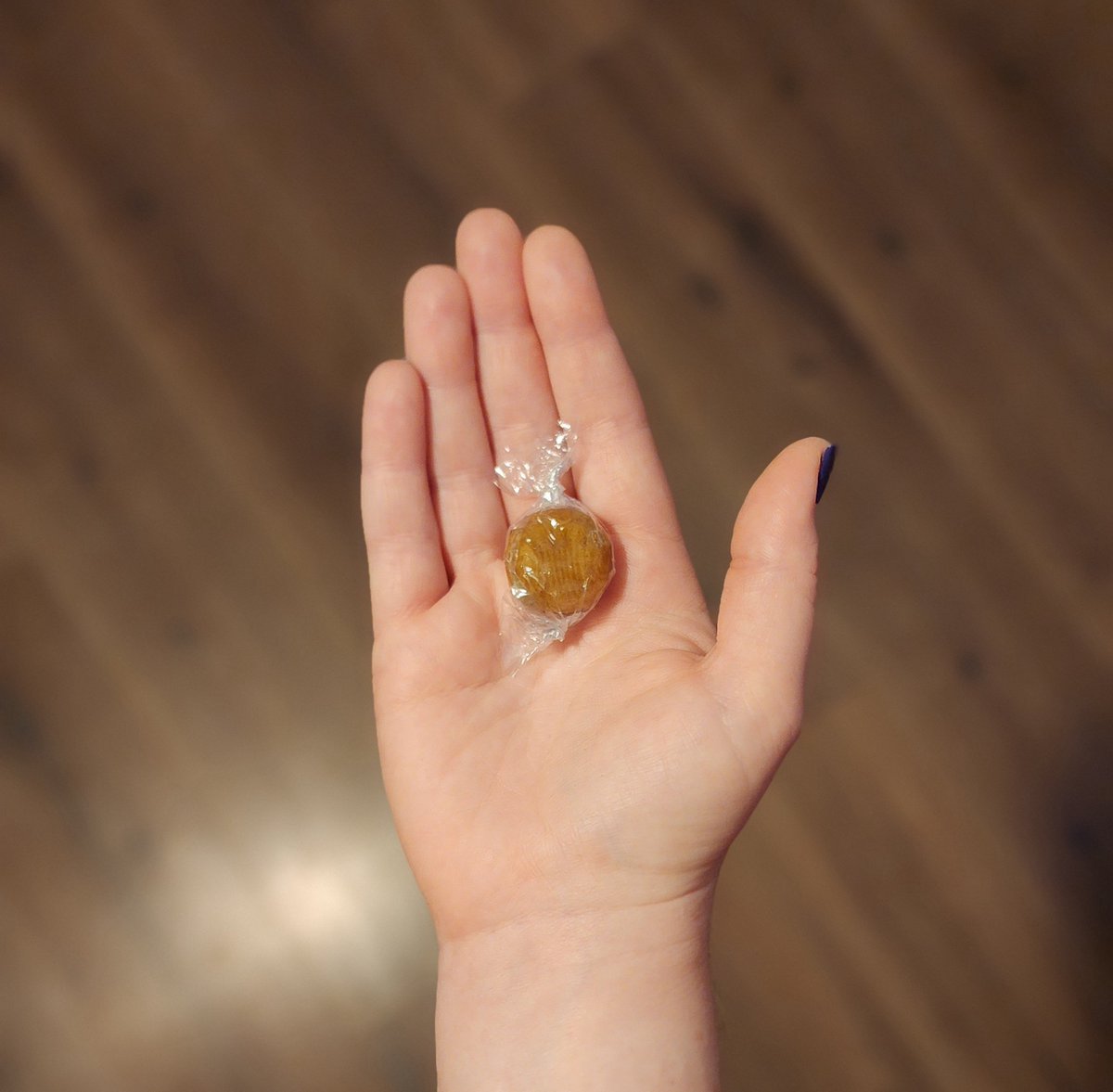 arthemera's tweet photo. One lozenge to rule them all.
But seriously.... the last @1shotenergy lozenge I have from #TwitchConVegas .... #muchsadge I need more of these in my life! https://t.co/n7DEmQjY7P