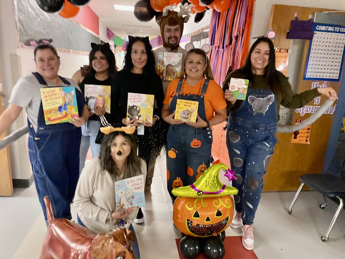 Book Character Parade with the First Grade team.
<a href="/fmgilbert/">F.M. Gilbert Elementary</a> @FMGPrincipal 
<a href="/esslinger5/">𝙵𝚊𝙻𝚎𝚜𝚜𝚑𝚊 𝙴𝚜𝚜𝚕𝚒𝚗𝚐𝚎𝚛</a>