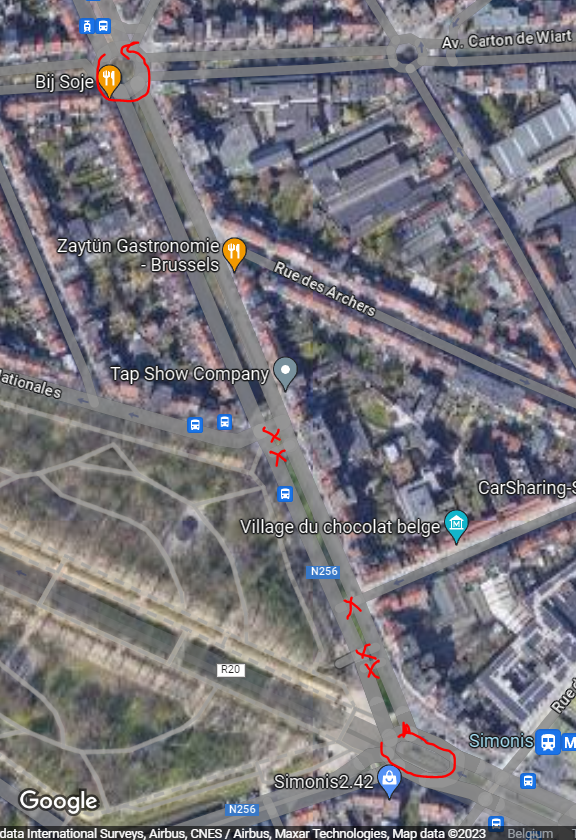 LauraSpit tweet media