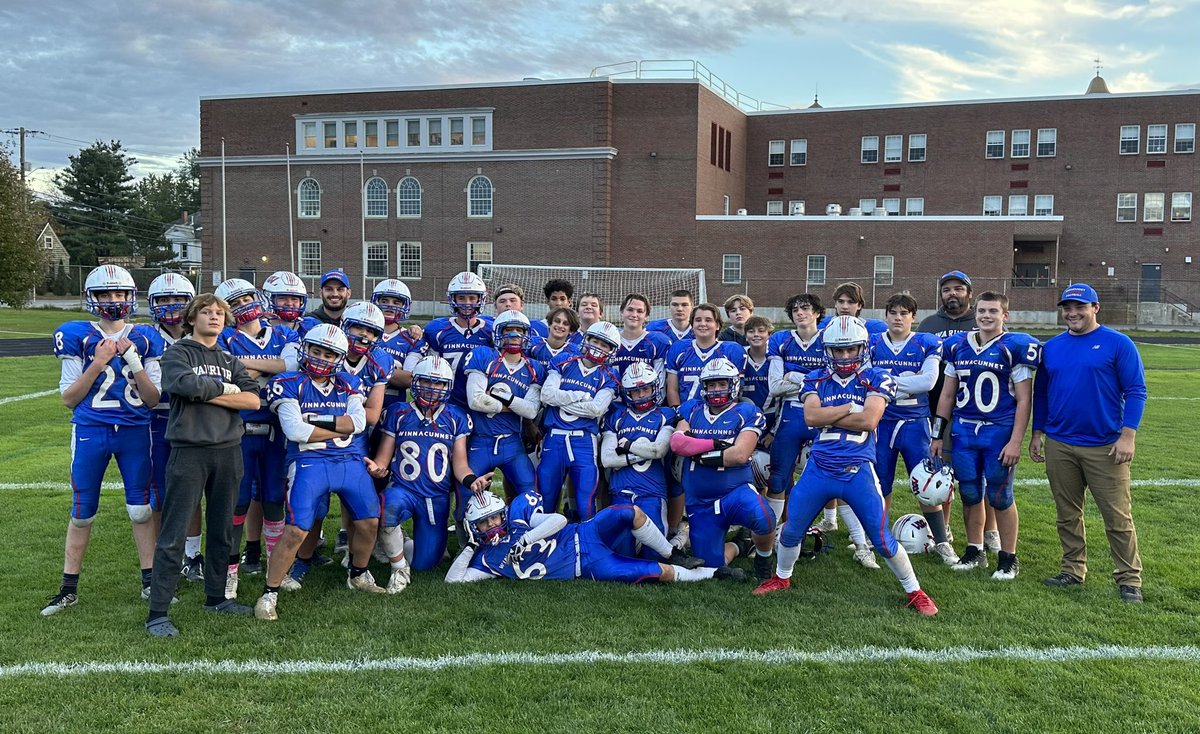 An unbelievable game against an excellent Spaulding team. Freshmen come back down 10 at the half and win 22-16, making a stop on 4th and goal from the 3 on the final play of the game!
UNDEFEATED! 8-0! Great season players and coaches!! Next up Frosh Rumble Nov 1!  #warriorpride