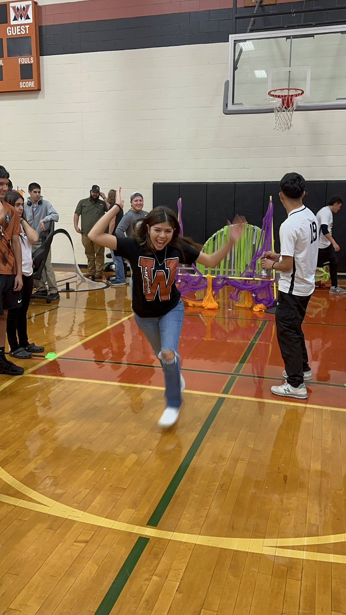 CgossM's tweet photo. Three schools one night!! Carnival hopping is so much fun. Mesquite ISD students brought their A game in creativity and service!! #Our52 #EDLDChronicles #FeederPride https://t.co/c0c3giehgX