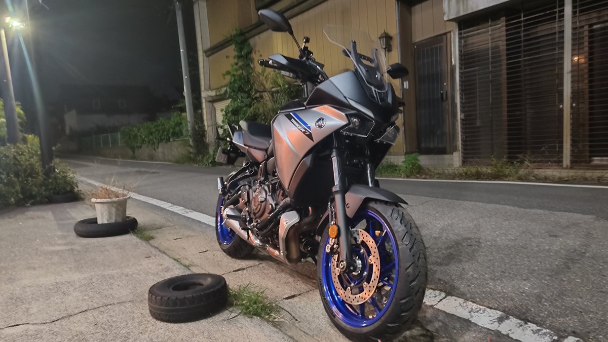 dim_r6's tweet photo. はいてことで
正解はTracer7納車しました(当てた人誰もおらんかったww)
国内初オンリーワンな車両
誰かをマネて買った訳でもなく、唯一無二です
Ｒ６、NMAX共々よろしくお願いします
無茶を聞いてくれたAUTO98さん ありがとうございますm(__)m https://t.co/LEyDgDLUbS