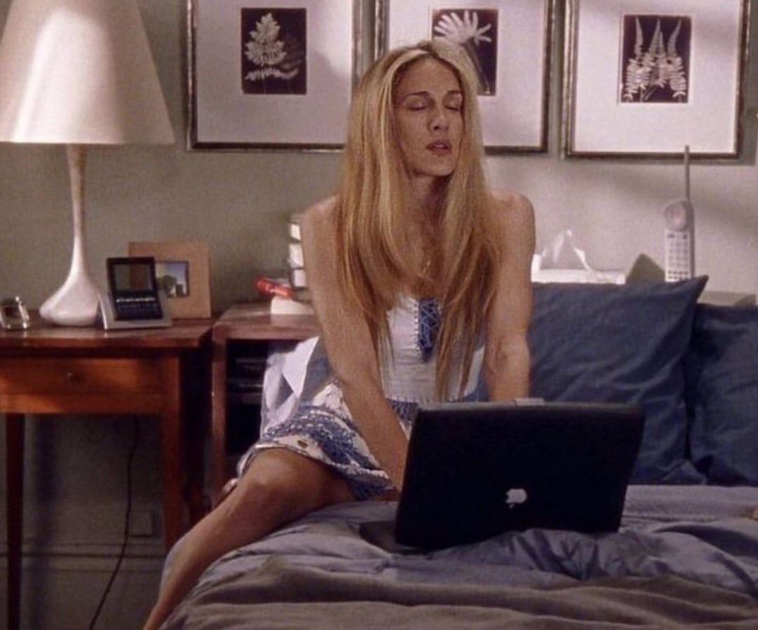 PopCulture2000s's tweet image. me before clicking “pay now”