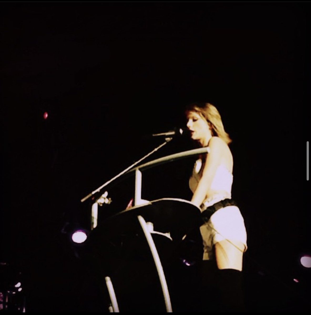 Coreywayne2's tweet image. Swiftie since debut but 1989 was the first concert I ever got to go to. It was one of the most magical nights of my life, beyond excited to relive these memories and make some new ones! 
@taylorswift13 @taylornation13 
#InMy1989TaylorsVersionEra