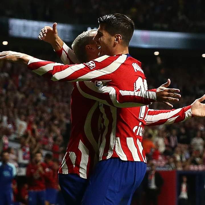 AtleticoBis's tweet photo. 🔴⚪ Antoine Griezmann et Alvaro Morata, le duo du moment en Europe.

📊 En 12 matchs les deux cumulent 17 buts ⚽️ . 🔥 https://t.co/lM4M6LYGPH