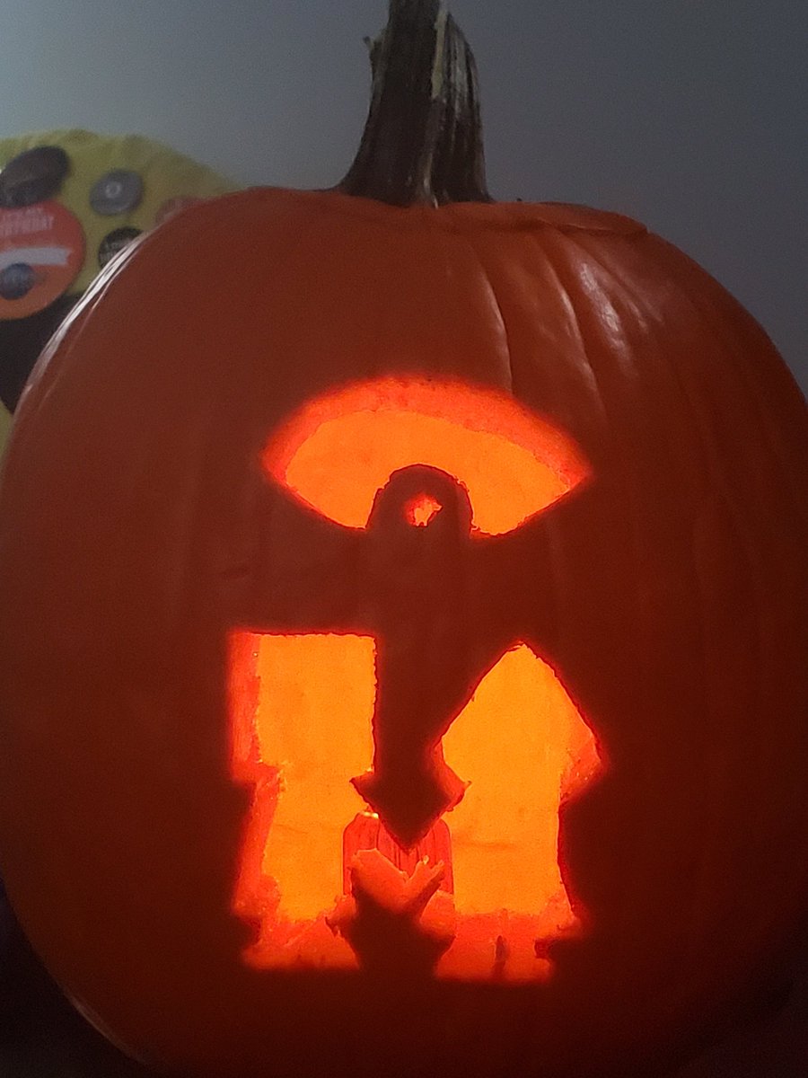 spac3_0ut's tweet photo. Light your lantern little one. Perhaps it will ward off the monsters ahead.

@LittleNights #LittleNightmares #LN2 #Littenightmaresfanart #littlenightmaresart #pumpkincarving #Pumpkins #sixandmono #mono #palecity https://t.co/3QJvrsmfwD