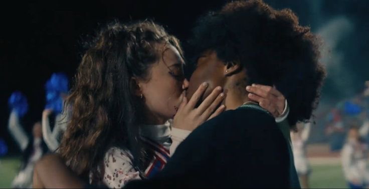 369cinema's tweet image. the friends we make, the love it takes, it's worth, it's worth, it's worth it all this time // by louis tomlinson

bottoms (2023) dir. emma seligman