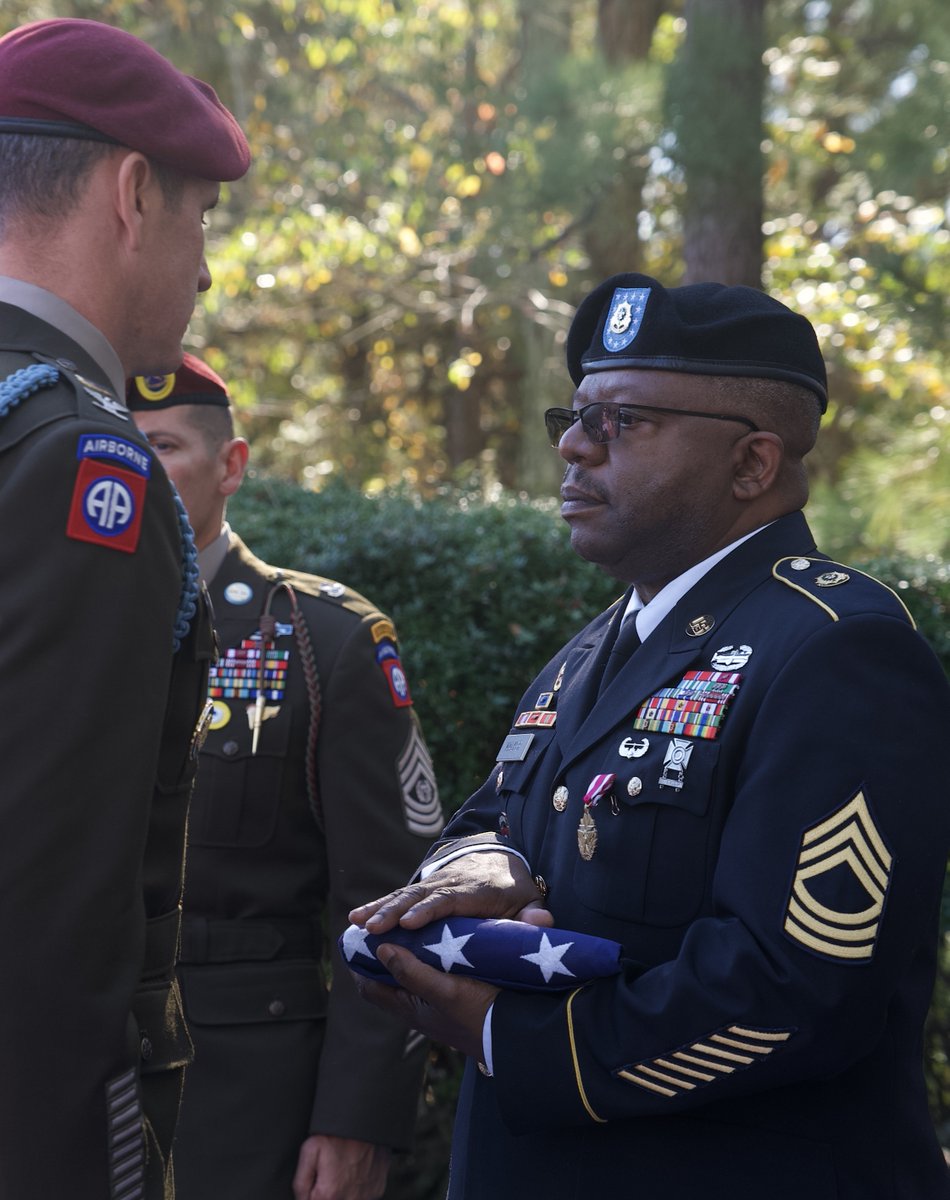 82ndABNDiv's tweet image. When it comes time to hang up the uniform and to render your final salute, we got you covered. Today, we at The 82nd Airborne Division said farewell to four amazing Leaders within The Division. 

#AATW #Congratulations #Retirement #ParatroopersFirst #ThankYouForYourService