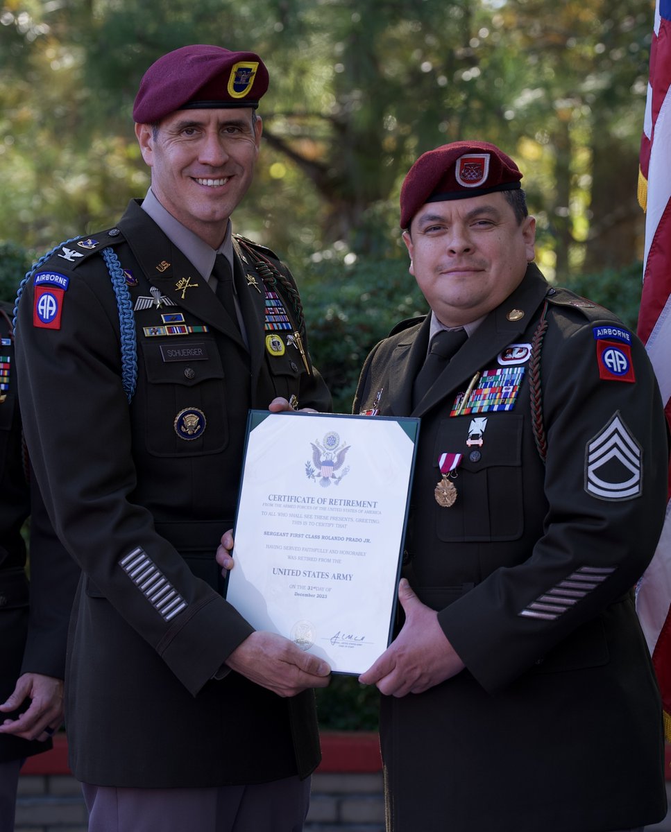 82ndABNDiv's tweet image. When it comes time to hang up the uniform and to render your final salute, we got you covered. Today, we at The 82nd Airborne Division said farewell to four amazing Leaders within The Division. 

#AATW #Congratulations #Retirement #ParatroopersFirst #ThankYouForYourService