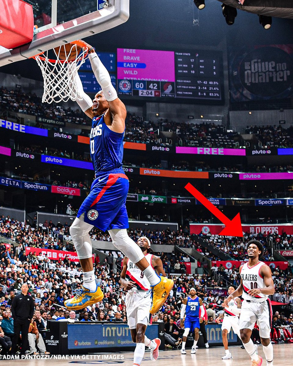 camisa_23's tweet photo. O ídolo de infância do Scoot Henderson é Russell Westbrook.

Ontem, sorriu ao ver o Russ subindo pra enterrada bem na sua frente.

ISSO AQUI É MUITO F*DA!!!!! 🥹❤️ https://t.co/59NeS8NTlk