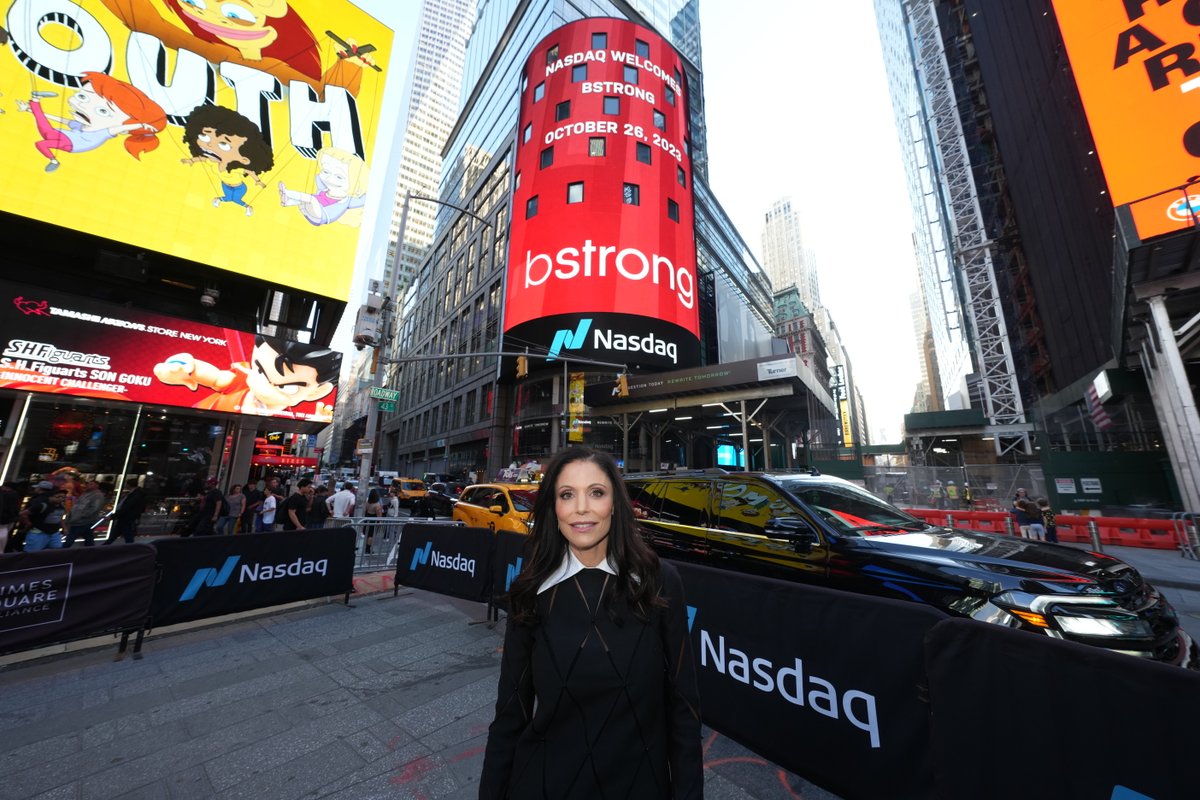 .@Bethenny, founder of disaster relief initiative, BStrong rings the Closing Bell. 🛎️ Established in 2017, #BStrong provides emergency assistance and critical supplies to people in crisis worldwide. Thanks for joining us in honor of the impactful work BStrong continues to do.