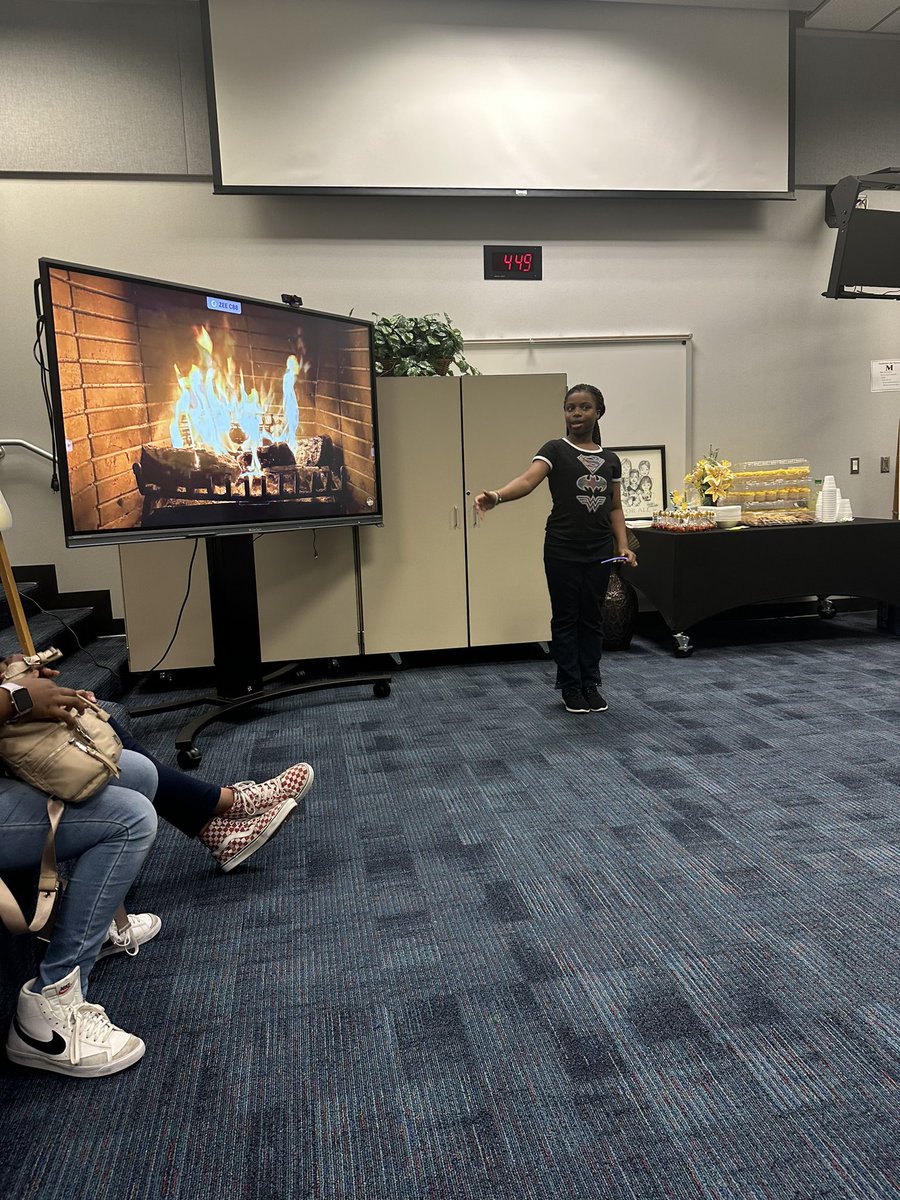 Julia Andrews tweet media