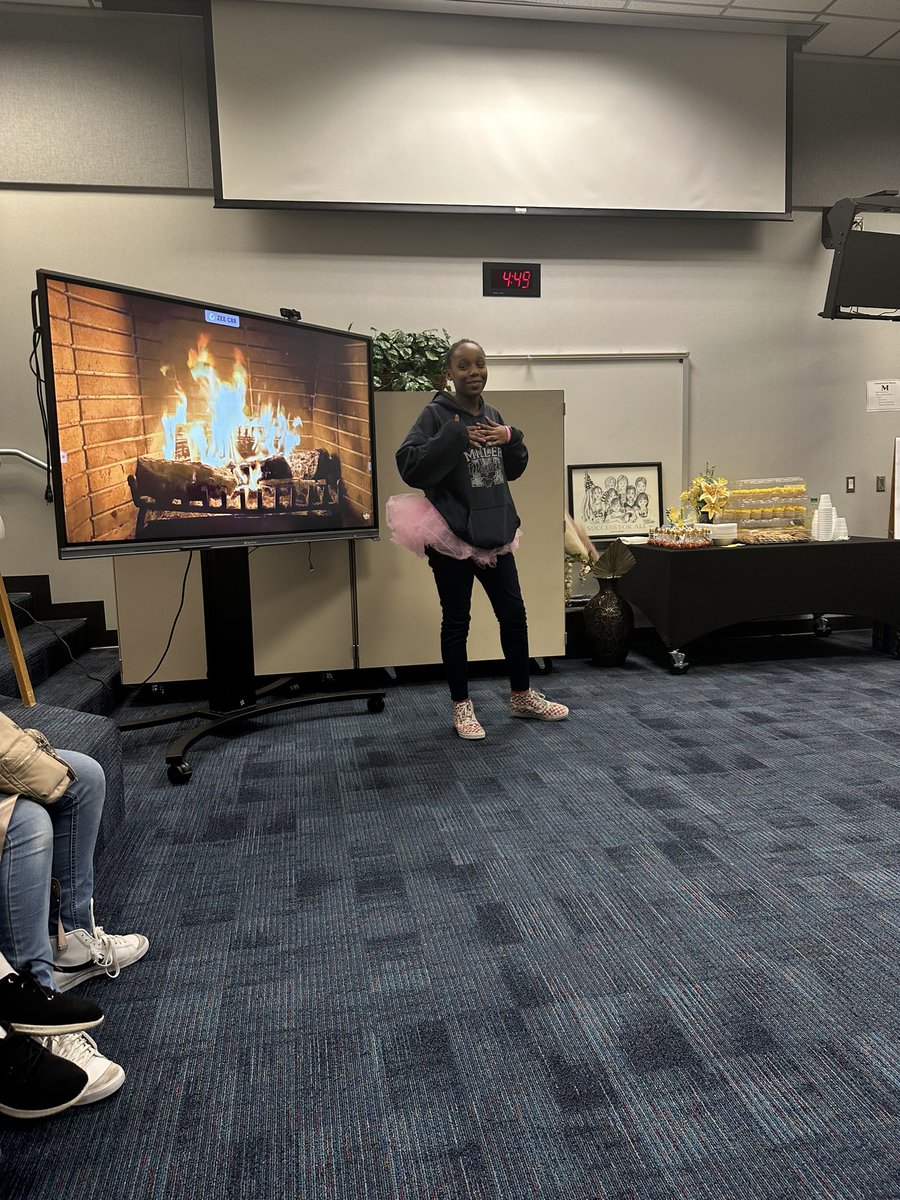 Julia Andrews tweet media