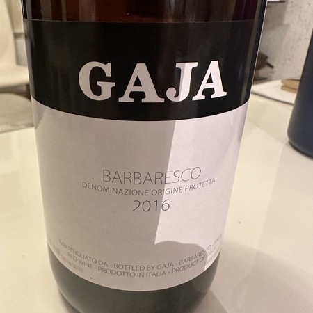 delectable's tweet image. Joe notes: "This was well rounded and complex but still looking for it’s legs. Cherry and dark fruit but more earth than sweetness. The Nebbiolo is still a bit taut. Went very well with pasta dinner."⁠
⁠
#vinous #delectable #piedmont