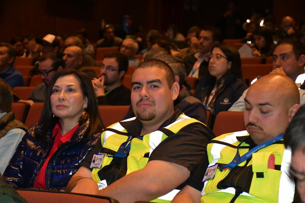 conaf_minagri's tweet photo. 📍LA ARAUCANÍA 

✔️Cerca de 160 personas participaron en el seminario "Coordinación público privado de acciones de prevención de incendios", realizado hoy.

Actividad fue organizada por CONAF y encabezada por directora @conaf_araucania María Teresa Huentequeo. https://t.co/IYnnK8kG5d