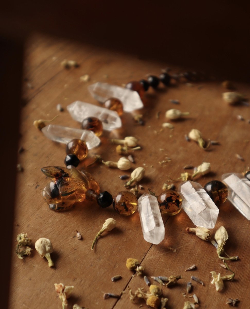 3rdeyepinecones's tweet photo. Embracing the warm energy of this Amber Bee necklace 🐝 💛
P.S. come visit our booth at Hulaween this weekend! 🫶
@hulaweenfl
-

-

-

-

#thirdeyepinecones #thirdeyepinecone #festivalvibes #festivalfashion #festivallook #summerfestival #musicfestivals #naturemade #veganjewelry https://t.co/Wi5ROGpzQs