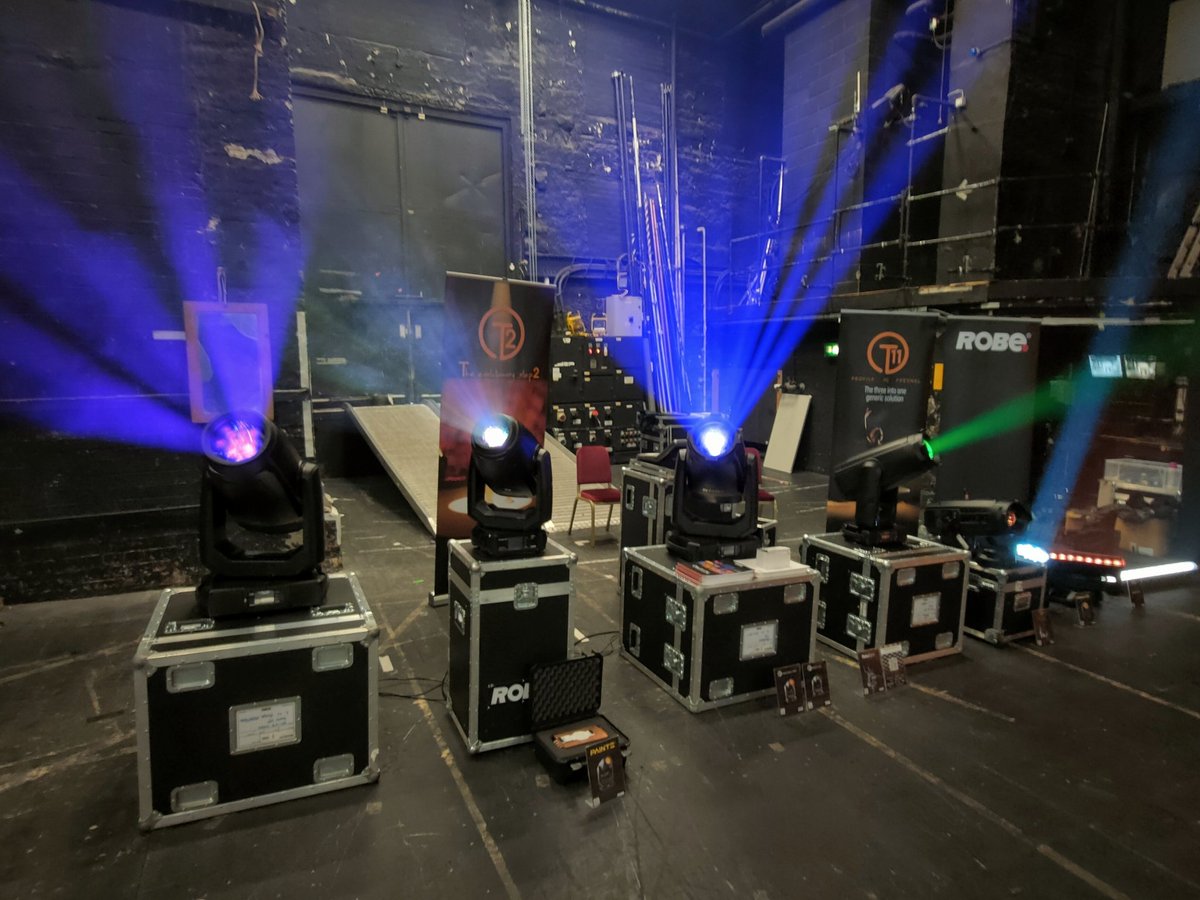 LightingDesk's tweet image. A great afternoon at @TheatreRoyalNew for the @Robelighting Roadshow. Great to see the latest gear, absorb a gem of a theatre and do some training in the #Robespot #RobeUK #RobeRoadshow #LED #Haze #Training #LX #LampieLife #Autism #Followspot