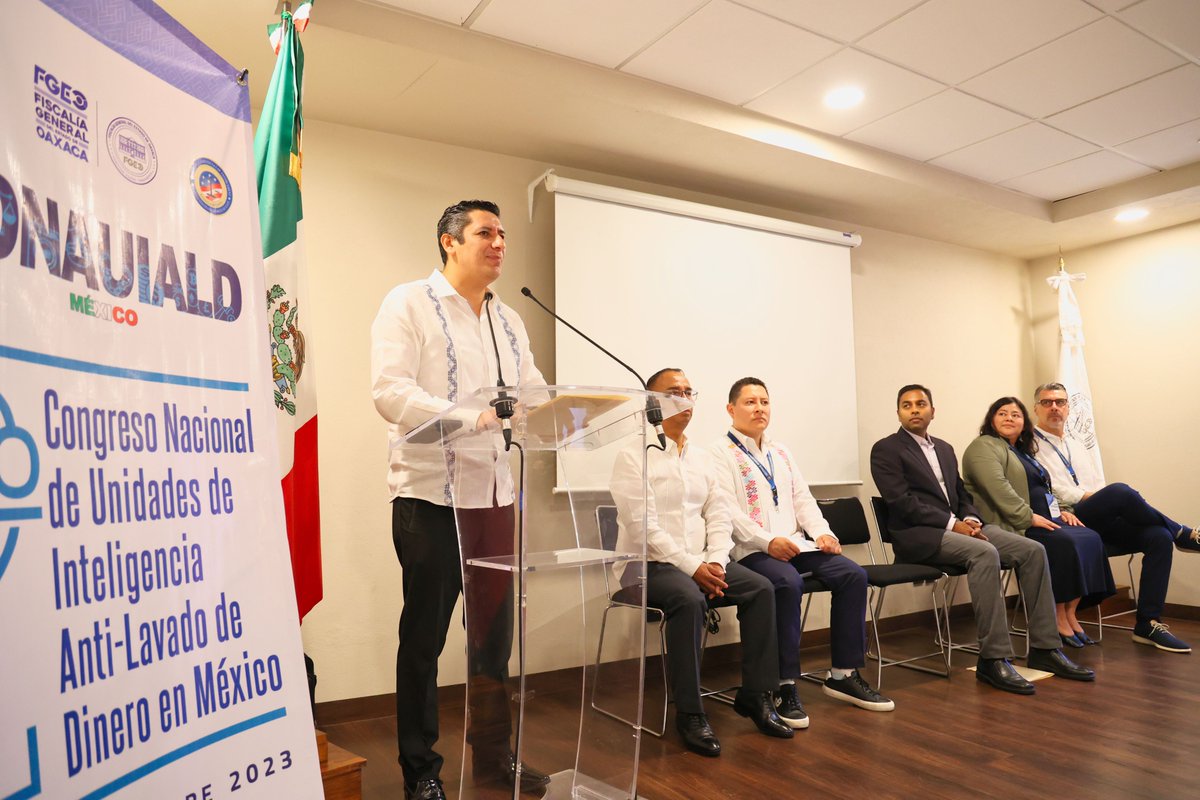 FISCALIA_GobOax's tweet photo. Inaugura Fiscal de Oaxaca, Bernardo Rodríguez Alamilla Congreso Nacional de Unidades de Inteligencia Antilavado de Dinero

Oaxaca de Juárez, Oax., a 26 de octubre de 2023.- Al inaugurar el Congreso Nacional de Unidades de Inteligencia Patrimonial y Económica / Unidades de Inteligencia Financiera (Uipes / Uifs) y Unidades AntiLavado de Dinero, el Fiscal General del Estado de Oaxaca, Bernardo Rodríguez Alamilla afirmó que, el  lavado de dinero representa uno de los retos más grandes para los Estados del mundo, pues además del blanqueamiento de grandes cantidades de recursos procedentes de actividades ilícitas, el uso de los mismos en acciones ilegales es un hecho que daña profundamente sociedades enteras.

Acompañado por el director del  Programa de Justicia del  Departamento de Antinarcóticos y Aplicación de la Ley (INL por sus siglas en inglés) de la Embajada de Estados Unidos, Amit Mathur;  el coordinador de la Sección de Lavado de Dinero de ILN, Luis Sierra; la Oficial de Programa de INL en Washington, Marcela Lievano; el presidente del Comité Nacional de Unidades de Inteligencia Antilavado de Dinero, Neri Toshiro León Sauza y el titular de la Unidad de Inteligencia Patrimonial y Económica del Estado de Oaxaca, Jaime Marcial Cruz; el Fiscal General sostuvo que este encuentro es una oportunidad para conjuntar esfuerzos para combatir el delito de lavado de dinero tanto a nivel local, como nacional e internacional.

Ante los 26 representantes de las unidades que integran el Comité Nacional de Unidades de Inteligencia Antilavado de Dinero, destacó que este delito requiere la construcción de estrategias en forma conjunta, por ello, actividades como esta son una oportunidad para la actualización y homologación de los estándares aplicables a los distintos sujetos obligados al régimen de prevención y combate al lavado de dinero.

El titular de la Fiscalía General del Estado de Oaxaca añadió que la colaboración interinstitucional se concretará con la firma del convenio de colaboración que tiene por objetivo el intercambio de información, así como el compartir estrategias que permitan detectar la problemática, pues el dinero es el oxígeno que mantiene con vida a las organizaciones delictivas en el mundo entero.

Por su parte, el director del Programa de Justicia del Departamento de Antinarcóticos y Aplicación de la Ley (INL por sus siglas en inglés) de la Embajada de Estados Unidos, Amit Mathur dijo que se requieren estrategias integrales para combatir la capacidad de las organizaciones delictivas para lavar dinero.

Ante lo cual, destacó, se debe trabajar en conjunto para identificar los retos y las oportunidades que se tienen para eliminar este delito, además, reconoció el trabajo y esfuerzo conjunto que se refleja en este Congreso.

Mientras que, el presidente del Comité Nacional de Unidades de Inteligencia Antilavado de Dinero, Neri Toshiro León manifestó que este encuentro es un espacio que va encaminado a fortalecer las colaboraciones interinstitucionales, además que se compartirán buenas prácticas que permitan que cada una de las unidades pueda fortalecerse en el combate de esta actividad delictiva, pues los esfuerzos locales en el combate al lavado de dinero son claves.

Mientras que, el titular de la Unidad de Inteligencia Patrimonial y Económica del Estado de Oaxaca Jaime Marcial Cruz resaltó que el intercambio de experiencias entre las diferentes unidades del país fortalece las estrategias de combate al lavado de dinero.

La Fiscalía General del Estado de Oaxaca establece lazos de colaboración con diversas instituciones del país e internacionales, con el objetivo de fortalecer su proceso de reingeniería institucional que permita ofrecer a la sociedad mejores procesos de justicia.