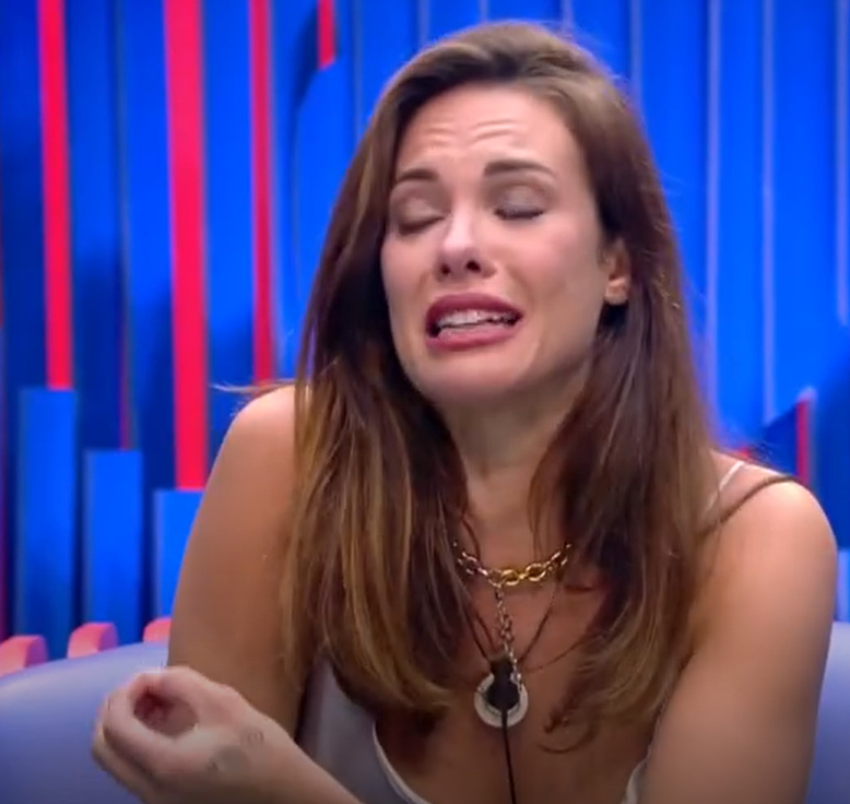 fandunareina's tweet photo. Jessica te lo explicamos, no queremos una casa de Disney kids. Y empieza a jugar si no quieres ser la próxima en irte, que defendiendo a Tontingo has tirado tu "imagen limpia" a la basura.
#GHVIP26O #GHVIPGala5 #GHVIP27O https://t.co/s3NAkM00zQ