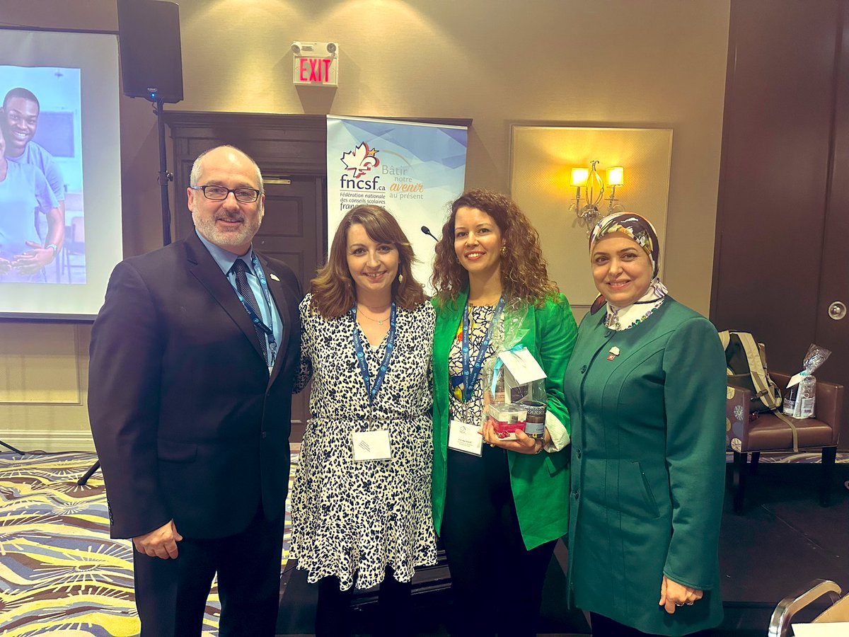 MadameFatimaK's tweet photo. ENSEIGNER : UN CHOIX PROFESSIONNEL POUR LA VIE! Être mieux outillé pour jouer son rôle de passeur culturel au congrès de la
@FNCSF à Sudbury avec les leaders en éducation au Canada. #EnsemblePourLeNPE #edufr #csviamonde @joseepoirierc https://t.co/07afB0A32Y