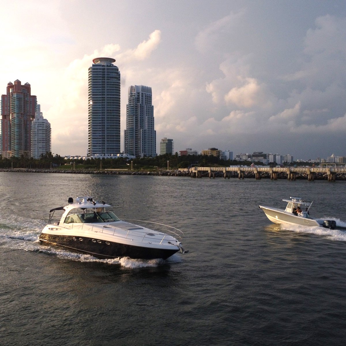 EmoceanBoats's tweet photo. Always good cruising in our favorite evening time...
Out on the water - the place we like to be the most!
. 
#miamiyachtcharter #miamiyachtlife #emoceanboats #miamiboatrental #yachtlife #southfloridapics #miamiyachtpics #dreamer #southpointpark #miamibeach https://t.co/3l87O2OHGN