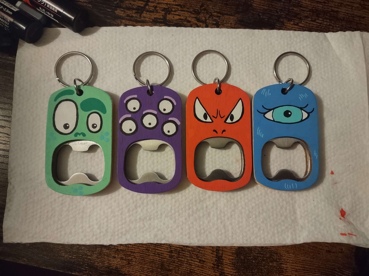 Eccaevallc's tweet image. Lets start off with a fun one! Here&apos;s some custom bottle openers, or bottle monsters as I&apos;m going to call them!