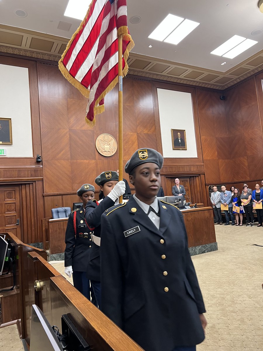 USDC_ALS's tweet photo. We recently had the pleasure of welcoming 25 new U.S. citizens! The naturalization ceremony was presided over by Chief District Judge Beaverstock and included the JROTC Color Guard from Williamson High School and an invocation by Dr. Eric Hankins of Fairhope First Baptist Church. https://t.co/zMCniXKSfi