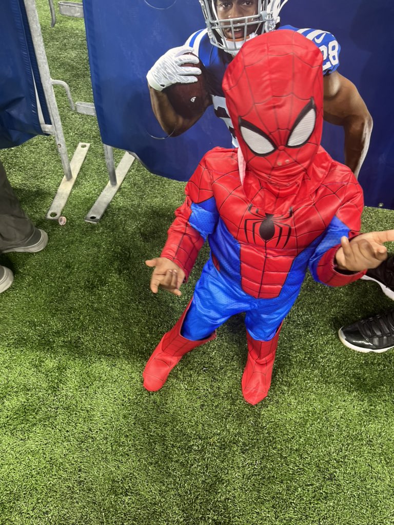 _jaylindanielle's tweet image. #FORTHEBOO ❤️💙🫶🏾