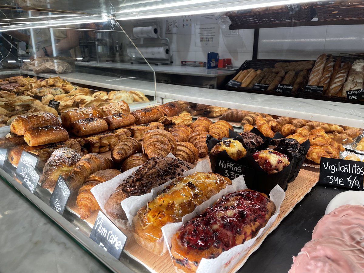 celiac's tweet photo. #glutenfree options #madrid include multiple 100% #gf bakeries. This one is a bakery/cafe &amp; offers the best selection of goods to have w/ a hot cup of coffee - Sana Locura #celiaco #celiac in #spain @sanalocuragfb you are making me fall in love w/ #Espana even more! #celiacstrong https://t.co/XlEQCmjXkc