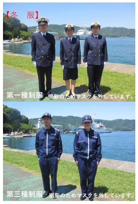 制服の上着にスラッシュポケットが付いてる… てっきり劇用服❓かと思っ