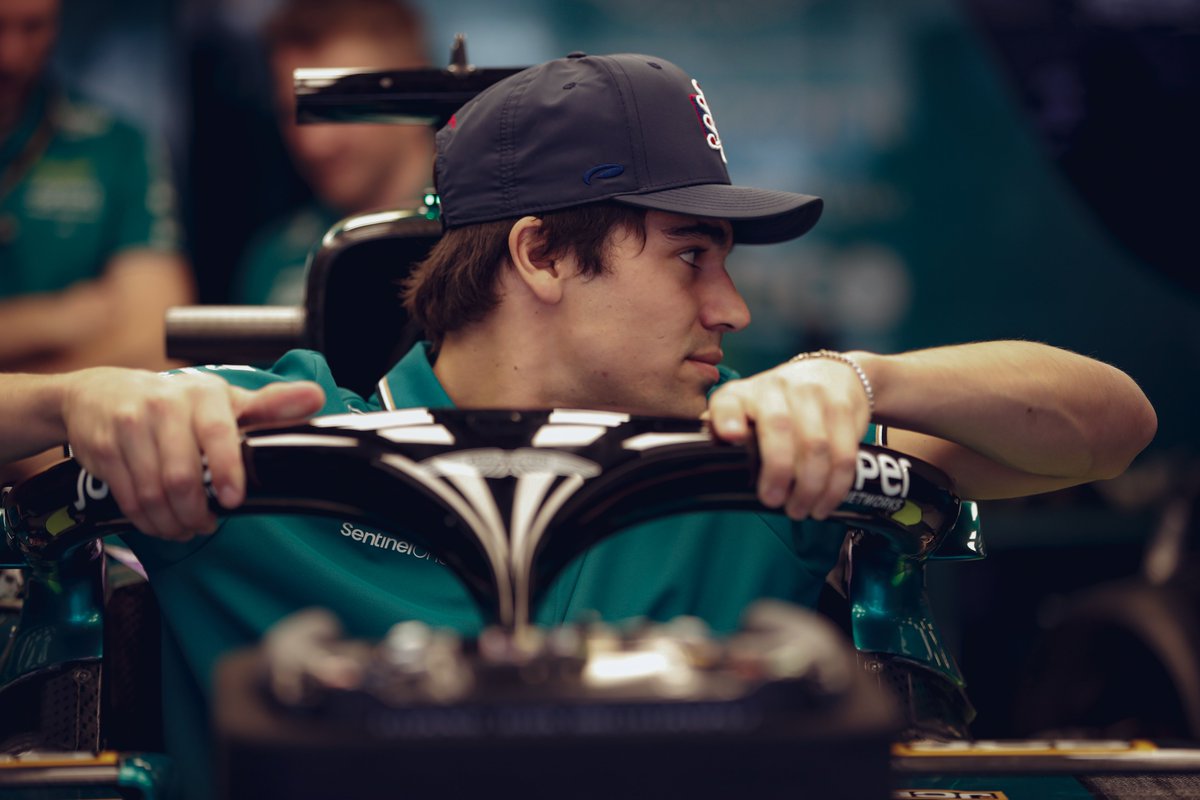 AstonMartinF1's tweet photo. Sitting comfortably, hermanos? 😉

#MexicoGP https://t.co/5PGoKlufUN
