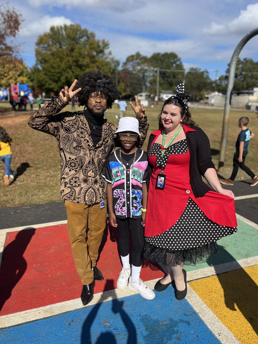 Decade day and Jessie Garcia on campus, couldn’t get much better!  #allincherrydale #enjoyyourjourney <a href="/drjohnso2/">Debra Johnson</a> <a href="/Cherrydale_Elem/">CherrydaleElementary</a>