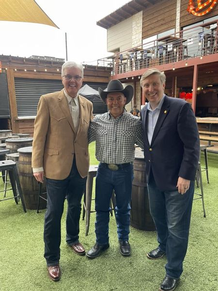 TanParkerTX's tweet photo. What an INCREDIBLE night being surrounded by so many friends at our “What I Love About Texas” fall fiesta with special guests @DanPatrick  along with @MarkDavis !! Texas Patriots are never deterred by rain, especially when celebrating the Lone Star State!!
A packed house at Marty B's brought powerful energy for our official re-election kick-off for SD12, and it is an honor to have so much support!!! THANK YOU!!!!