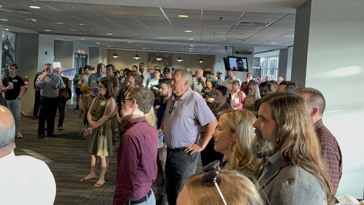 ChattanoogaFC's tweet photo. The @CHAchamber Business After Hours!

Thanks to 200+ professionals who joined CFC and @Finley_Stadium for an evening of networking and refreshments.

​#BetterTogether #SportsBusiness #growth https://t.co/1h4L8hL3Id