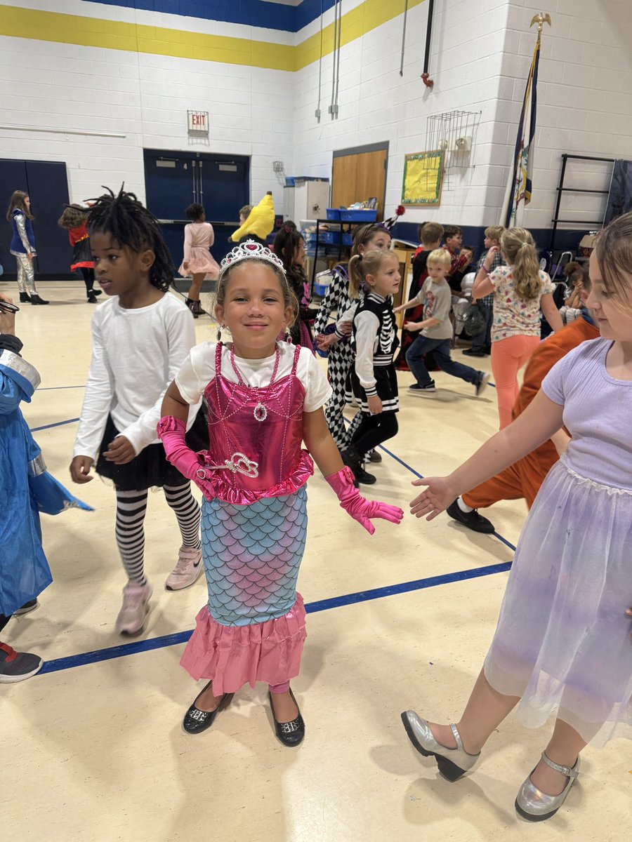 Melissa Hollen tweet media