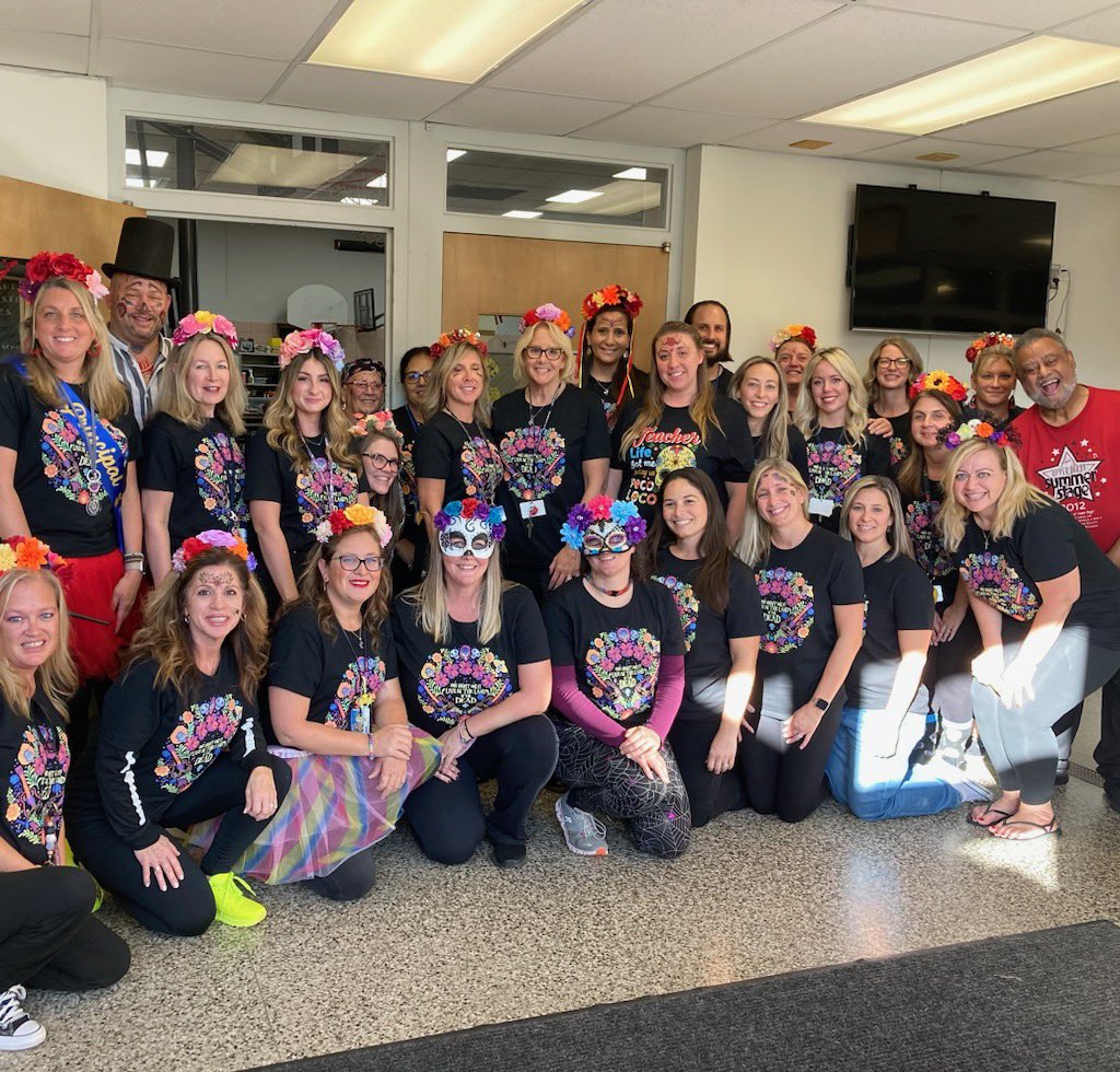 FigliolinoJamie's tweet photo. Today was a great day at @School20Cougars ! We had so much dressing up for #trunkortreat ! Custodian Ms Lisa even got in on the fun! #colorclaremontwithkindness #ilovemyjob @joanne_shafer https://t.co/Ql57SCp51l