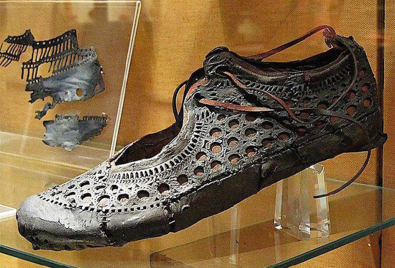 The shoe of a Roman legionnaire, found during the excavations of a military camp near the German city of Saalburg. Ca. 100 BC - 100 AD.