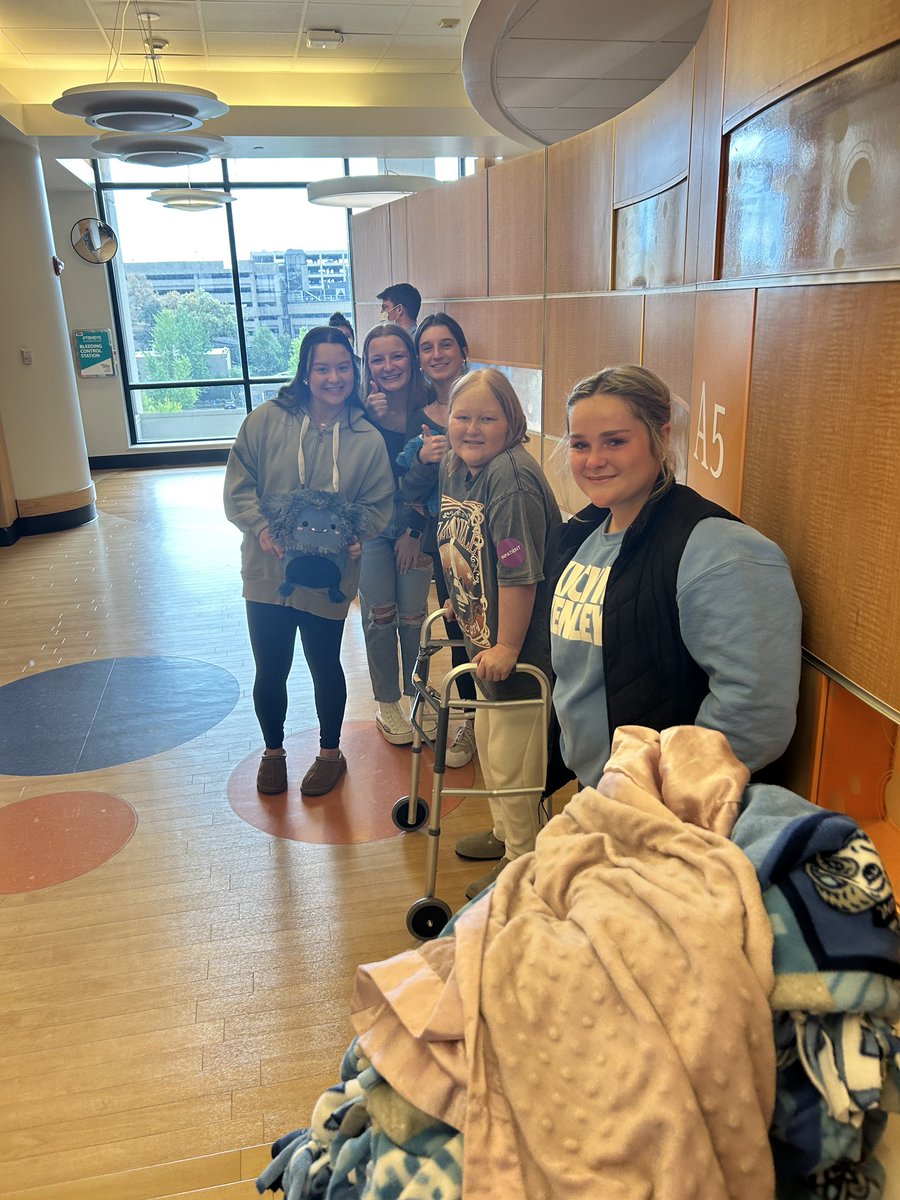 KamCommins2026's tweet image. Softball may be important, but family ALWAYS comes first. I’m so happy for my best friend/cousin @ComminsKenley for kicking cancer’s butt for the past 5 months! We love you Kenley Ann! You inspire people every day! @WinTheDay_RRFB