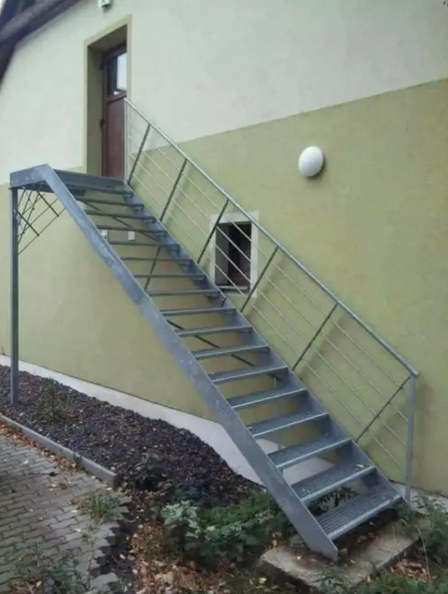 [semi-employed bi-homicidal wandering jewess] tweet media