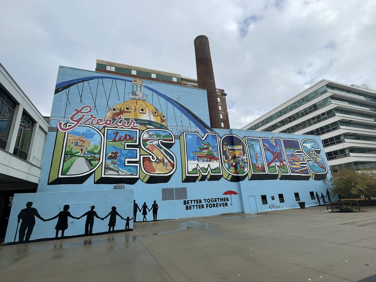 PflaumerGISA's tweet image. Student delegates have been busy networking and listening to panels from experts.