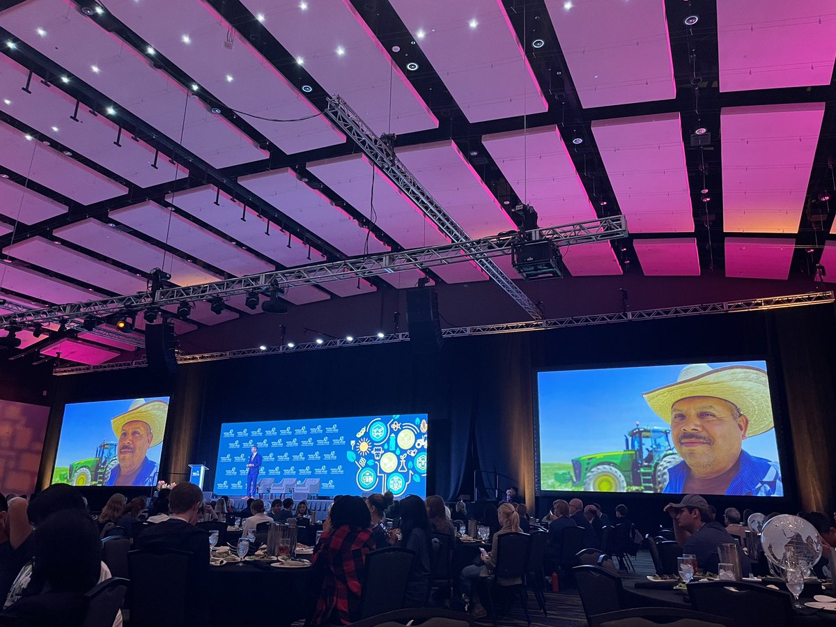 PflaumerGISA's tweet image. Student delegates have been busy networking and listening to panels from experts.